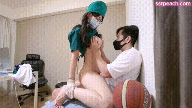 自拍 6月新品，23万粉极品臀后Ellie[ssrpeach]男生打球伤到蛋蛋，女医生提议将精囊清空，【多p+v+275.70M】