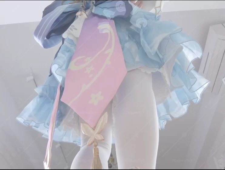 Cosplay 埋导演-花时来信神里绫华【3v+359m】