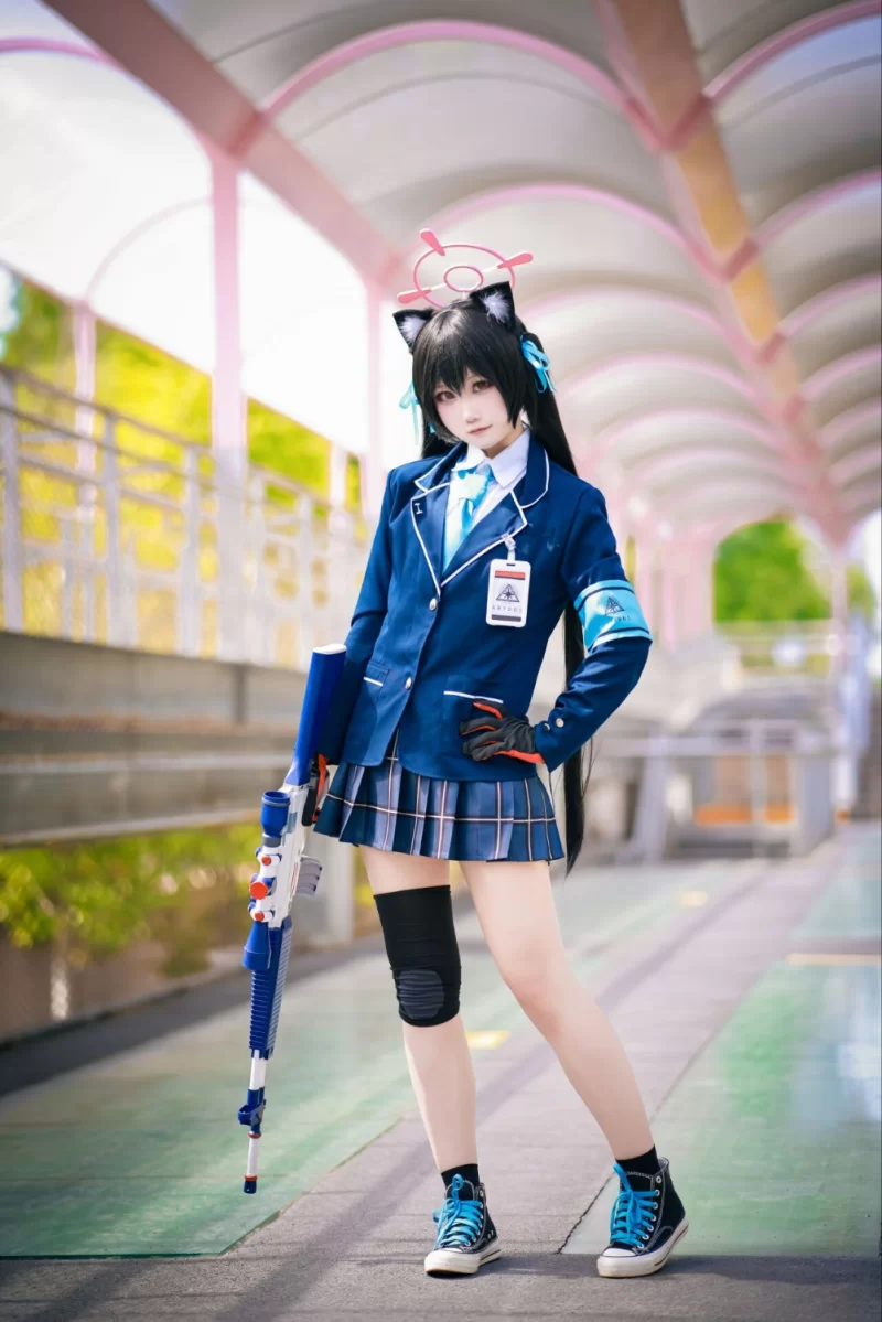 国产coser lunananya －黑见芹香 [25P 155.51 MB]【25P+155M】