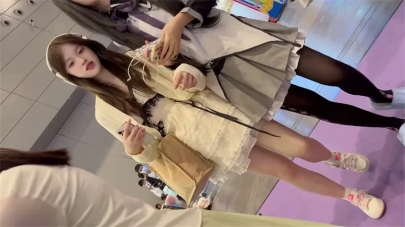 美女御姐 气质小骚货米拉角色扮演，护士长病床上自慰操逼，无毛【2+2603MB】