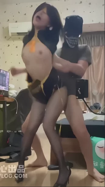 美女御姐 后入爆操极品黑丝白丝女上，敏感体质，被操到高潮哇哇叫【3V+1G】