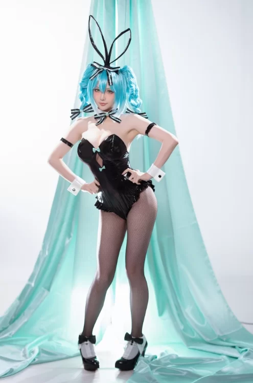 国产coser 星之迟迟 - 5月计划C 初音未来 兔女郎 44P+1V-342M【44P+1V+342M】