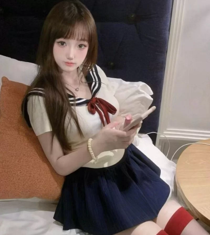 自拍 [某某门事件]第467弹 长沙骚货❤️刘子玥❤️在soul上裸聊被曝光【1+340m】
