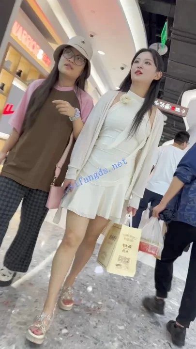 合集 [偷拍][KFC]街拍 路人美女 抄底合集【19V+20G】