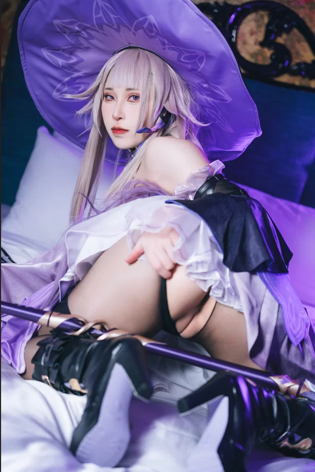 国产coser 大黑塔， 你的B怎么光秃秃的？【31p+580m】