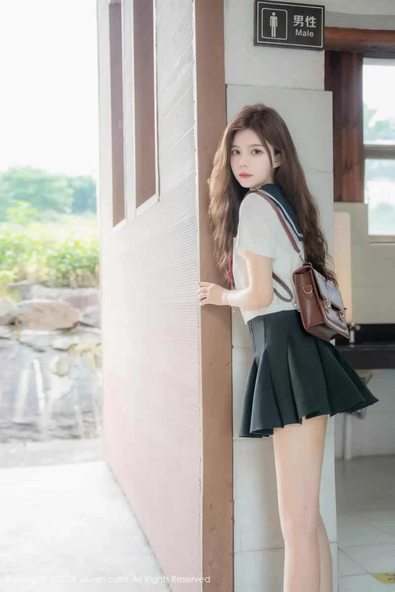 国产模特 新人模特拍黄瓜girl性感JK制服露白色蕾丝内衣秀曼妙身姿【82p+8.22mb】