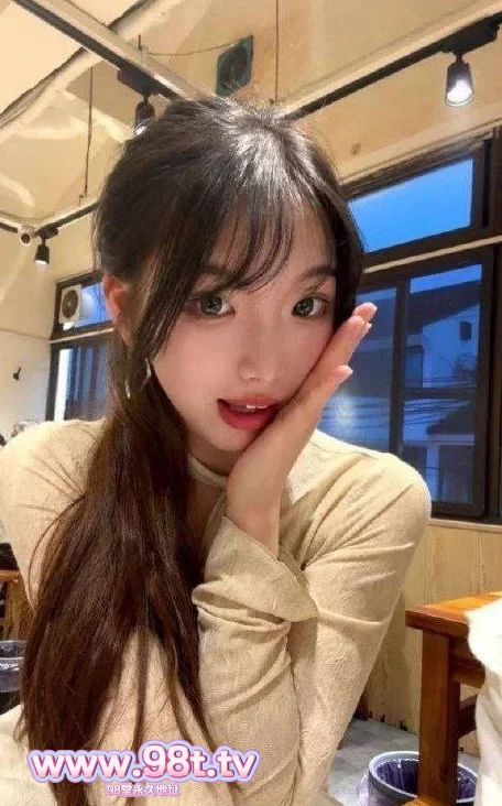 女大学生 2025年6月[原档泄密]极品女大学生校花，第一视角性爱，【3v+31p+688m】