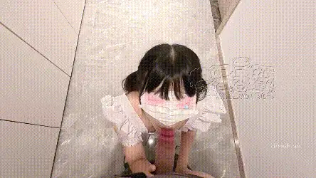 福利姬 推特新晋萌妹 香香鲨 7月足交推油 插穴户外呲尿长时福利【10V+3.82G】