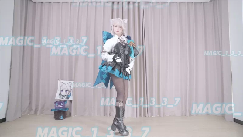 Cosplay 推特颜值福利姬嫩妹裸舞[埋导演]最新宅舞cos琳妮特芙【2V+403M】
