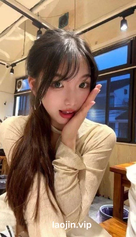自拍 [原档泄密]极品女大学生校花第一视角性爱很有代入感！【3v31p+688M】