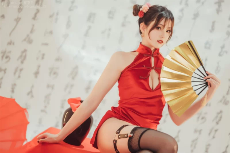 国产coser Natsuko夏夏子 –  夏记钱庄[48P-1V-359.6M]【48P1V+359M】