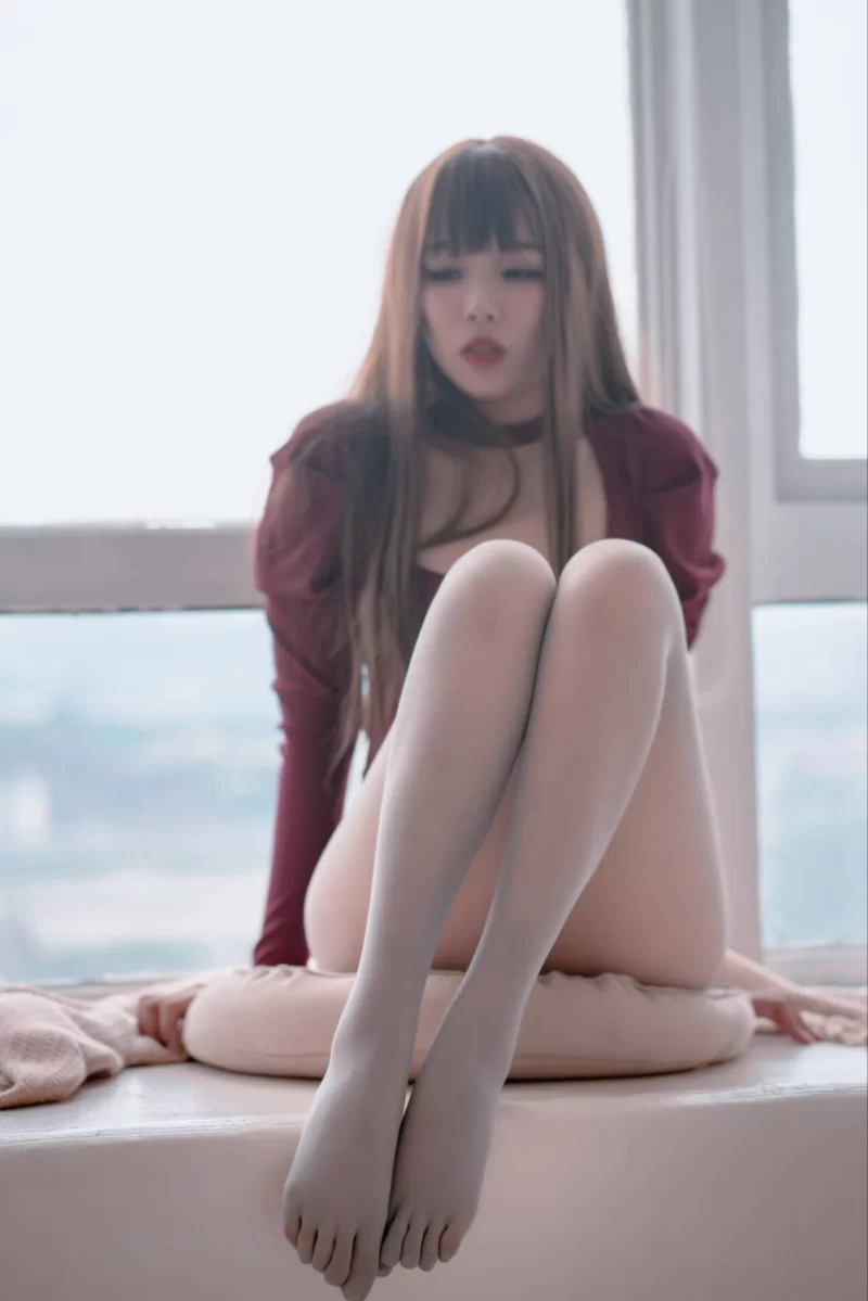 国产coser 轩萧学姐  灰色五指袜 [79P-424MB]【79P+424M】