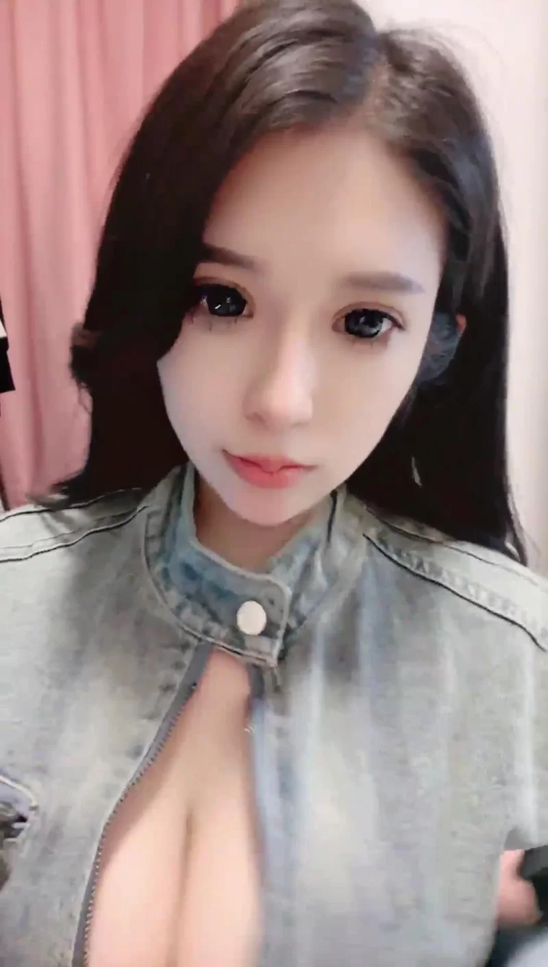 美女御姐 [顶级绿播女神下海 珊宝儿]明星级颜值绝世美乳 完美尤物【8v+3.76g】