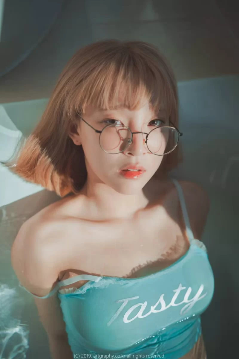 日韩coser ArtGravia 巨乳少女姜仁卿[53P-468MB]【53P+468M】