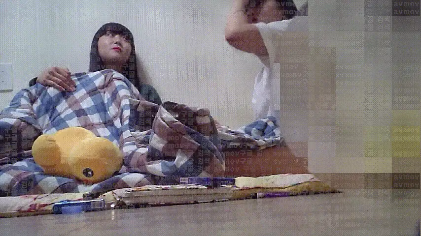 自拍 约啪大神，撩了两位少女颜值大学生回家做爱，主要肏短【1v+1.5G】