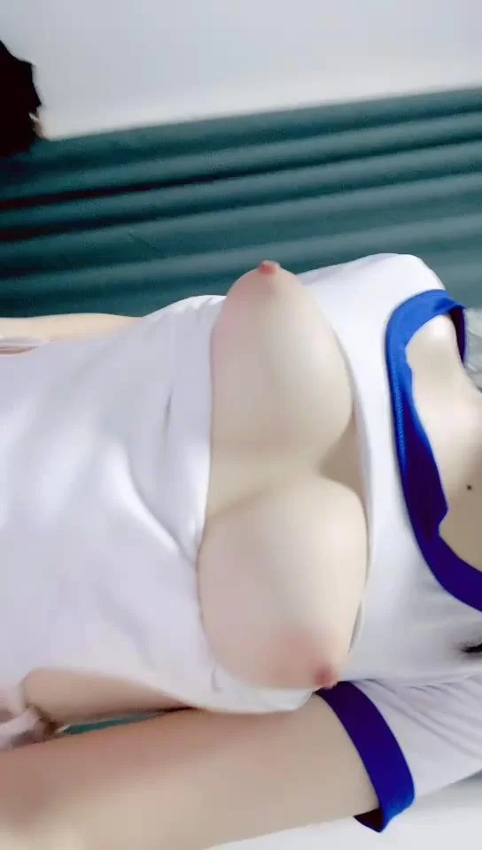 美女御姐 制服诱惑，高挑白皙妹子，漏奶装 乳头很粉的，大长腿想【1v+1.28g】