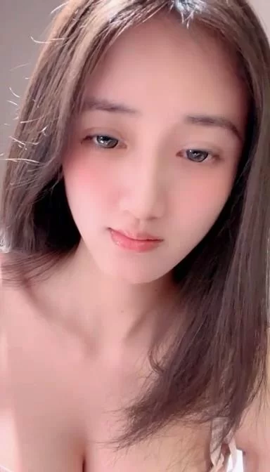 美女御姐 绿播女神下海~美若天仙！倾国倾城[佑颜]终于露点~跳蛋【4v+3.17g】