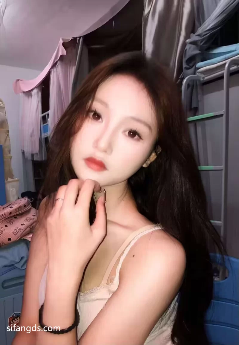 合集 来看看女神不为人知的朋友圈！真实的高颜值泄密合集412人【1453V+4167P+19G】
