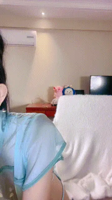 美女御姐 出道即巅峰，清纯娇小新人[鬼鬼]付费福利，全裸骚舞【2+4632MB】