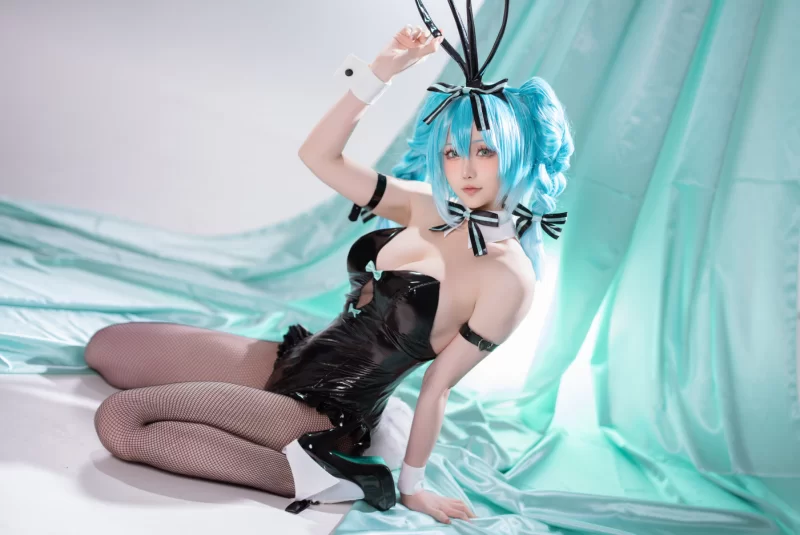 Cosplay 星之迟迟_5月 初音 兔女郎 [44P+1V]【44P+1V+550m】