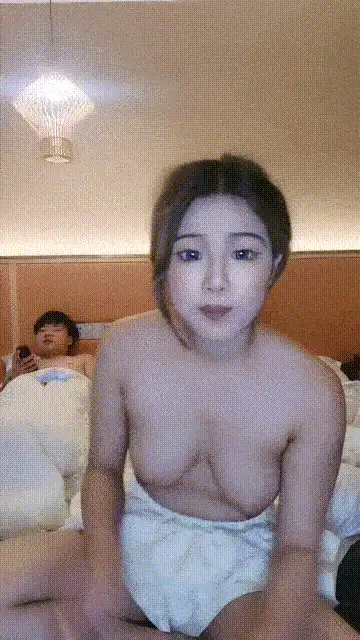 美女御姐 颜值不错的小少妇，很有骚劲激情上位努力承受小哥的强【2+4437MB】