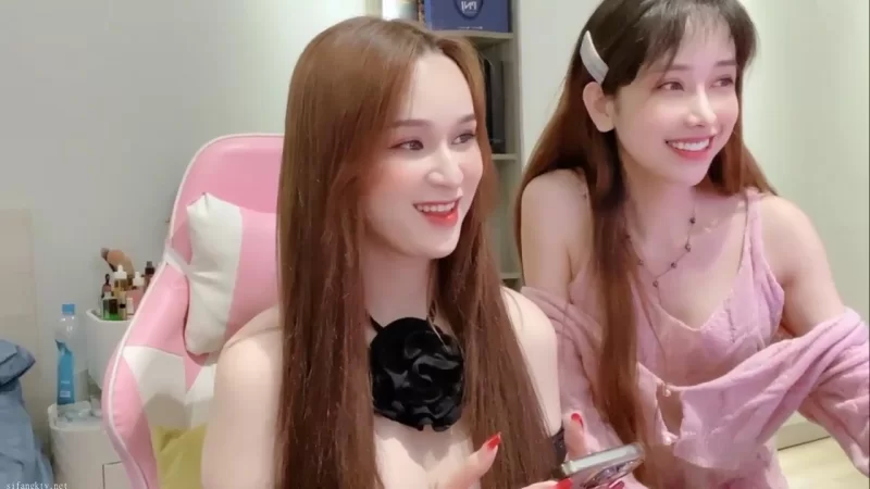 美女御姐 ST专卖店[ANNA102]白虎女神，不看后悔，神仙颜值，小美【5v+2.79g】