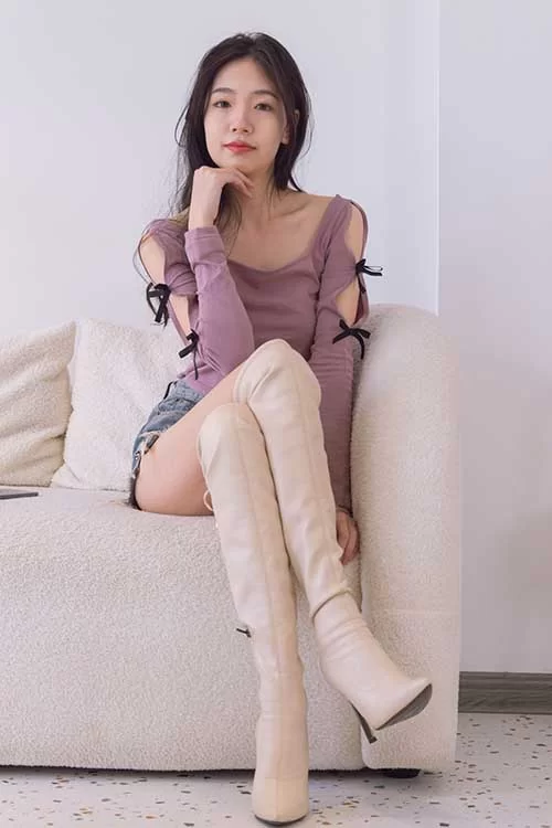 美腿/足控 袜啵啵-小甜豆-长靴白棉袜、裸足【140p1v+1.35g】