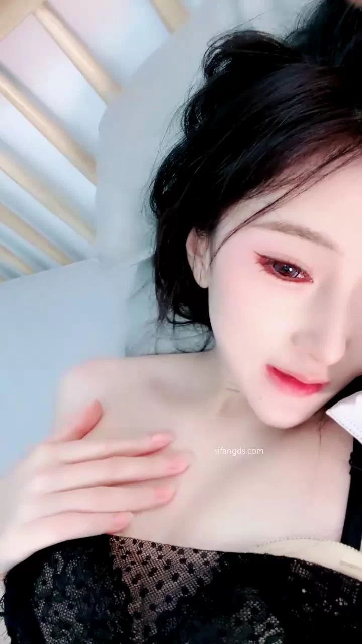 美女御姐 [三七]顶级校花 丝袜高跟激情发骚 掰开小穴粉嫩紧致道【1v+455m】
