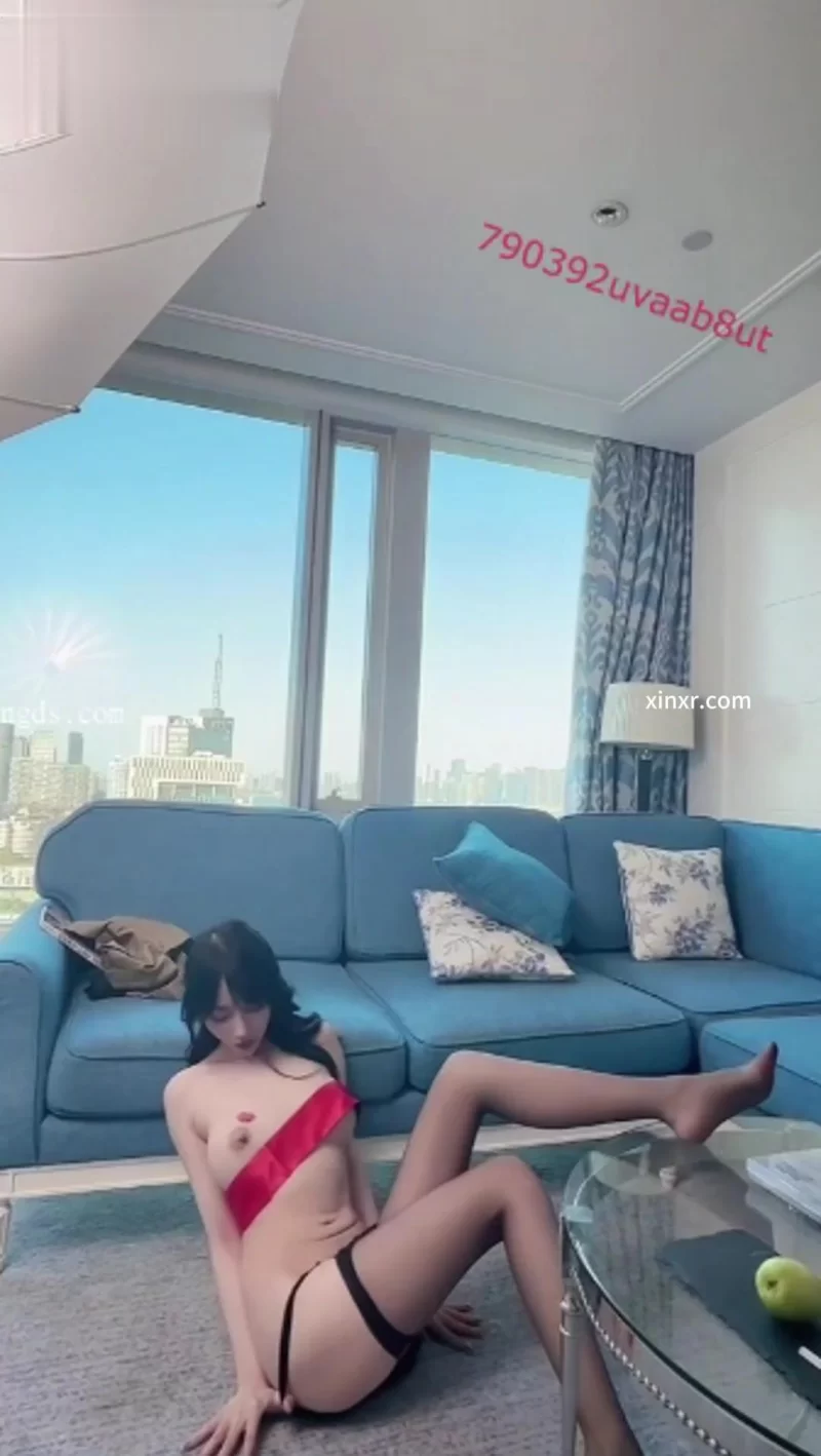 美女御姐 秀人网人气女神[玥儿玥]黑丝高跟，职业装御姐范，大【6v+835m】