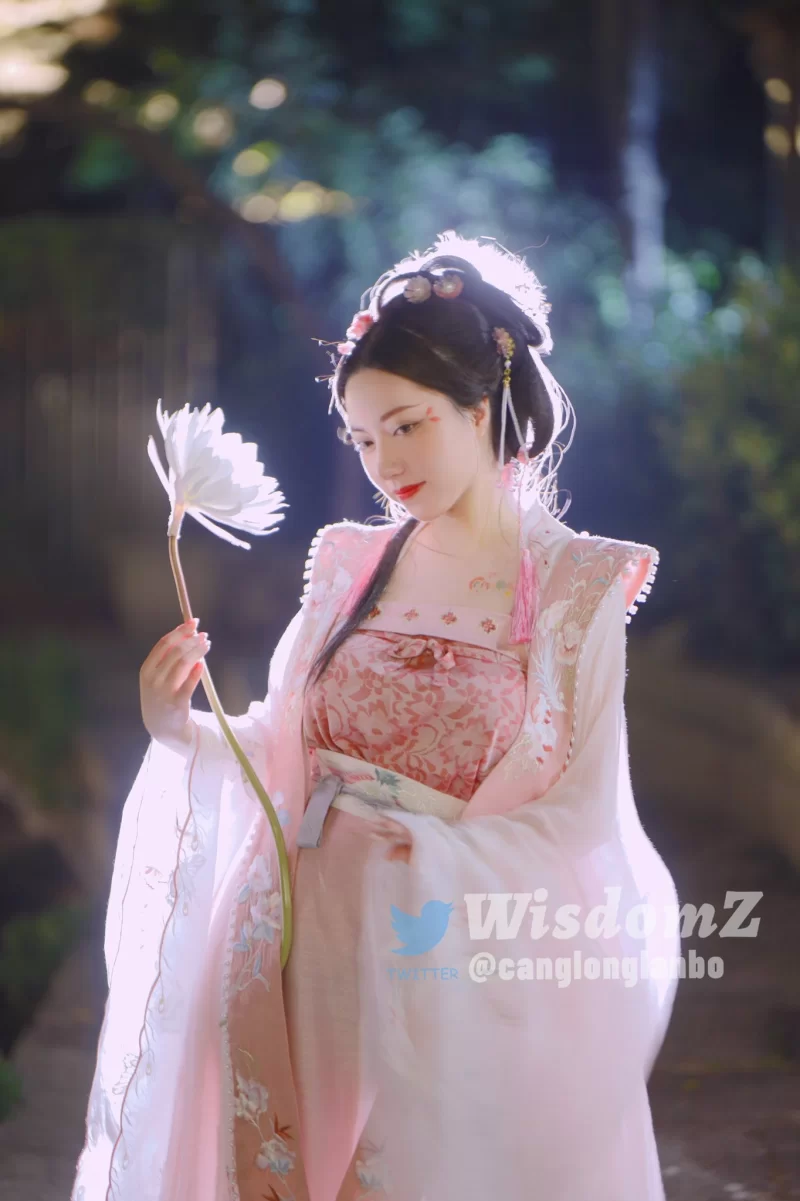 美女御姐 高颜反差极品主奴小母狗与主人的调教记录露出调教啪啪【9v+453p+397m】