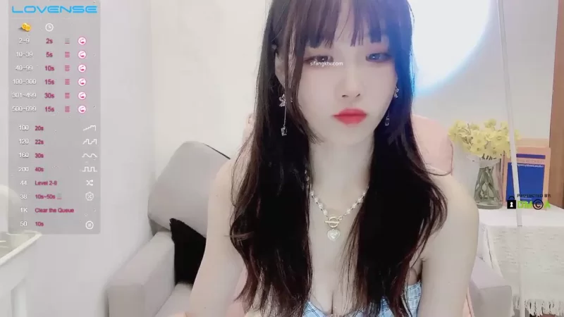 美女御姐 stripchat[Swag_SASA]百变小魔女~!蓝芽跳蛋~白虎骚逼【14v+4.05g】