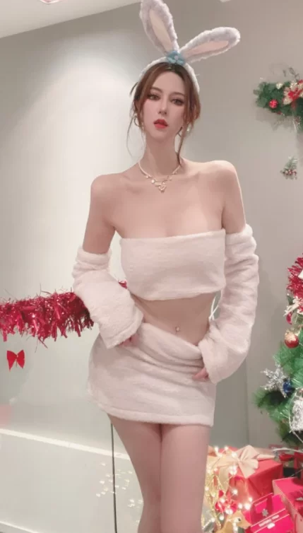 美女御姐 天价福利价外网华语一区榜眼高端名媛fiona_o气质女神大尺【2v+17p+1.52g】