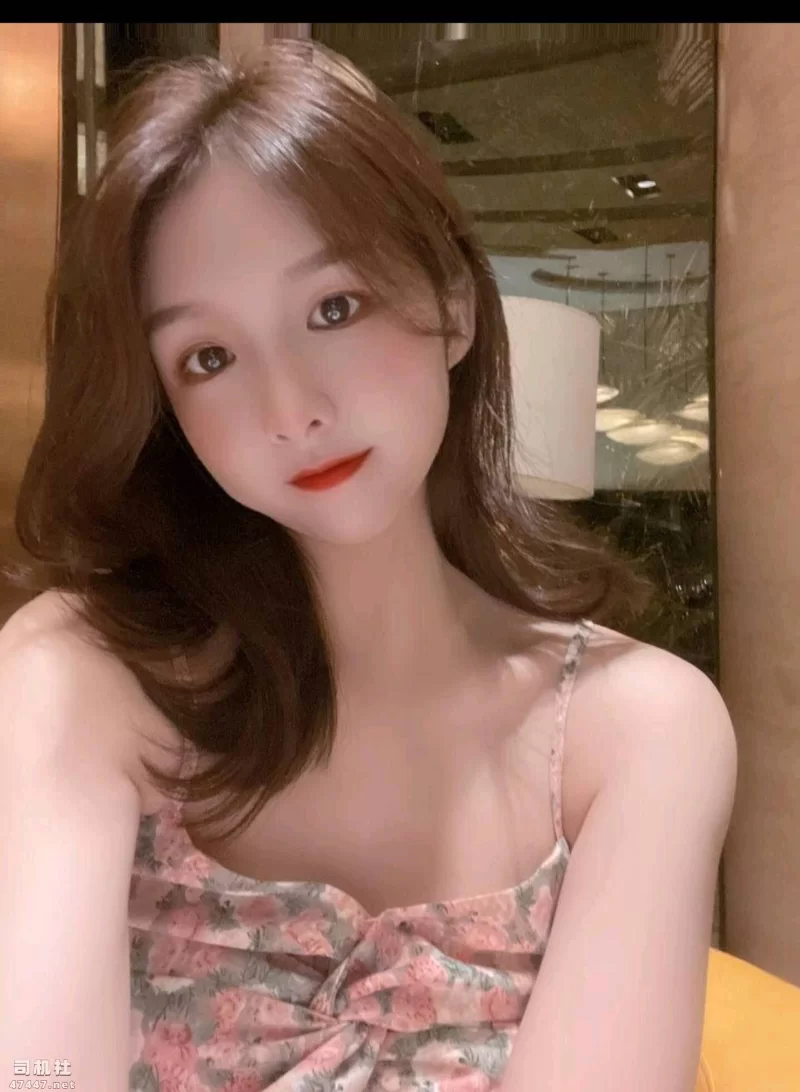 美女御姐 淫荡反差女教师自慰露出一绝，私下无人极度反差【152v129p+2.1g】