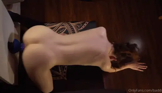 福利姬 Onlyfans博主baddslayer付费订阅视频230部【5+50G】