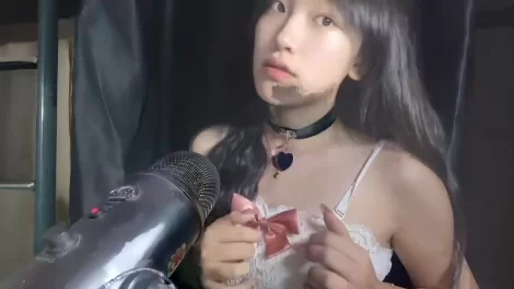 ASMR 璐璐哄睡屋_白色吊带_刮擦+一些口腔音【1v+29m】