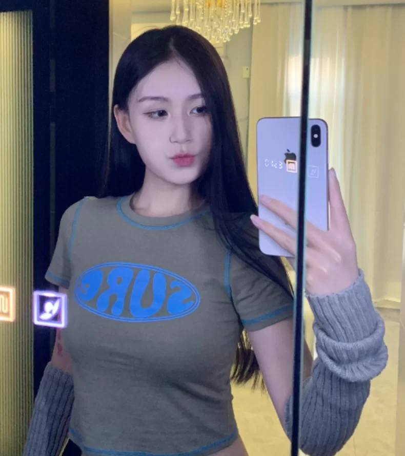 自拍 被男友留出的性爱露脸视频，生活照床上对比反差【3v18p+925.71m】