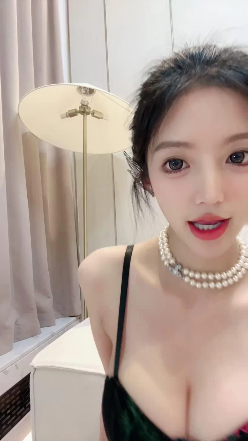 美女御姐 女神级尤物~[苏妲己己己棒]魅惑妖精~性感尤物~极品玉足【13v+24.4G】