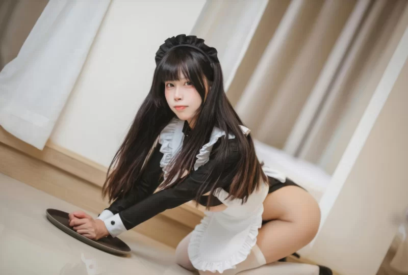 腿控足控 三無人型_高叉女仆 [42P]【42P+500m】