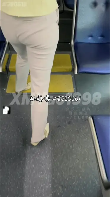 自拍 推特性爱大师95后绿帽情侣美腿女王「汐梦瑶」《公交车露出打飞机》在对面阿姨眼皮子底【多p+v+546.06M】