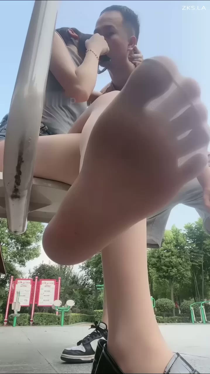 美腿/足控 万一 情侣主 调教绿奴 长腿车模 强制吞丝袜 户外刺激调教【1V+3.07GB】