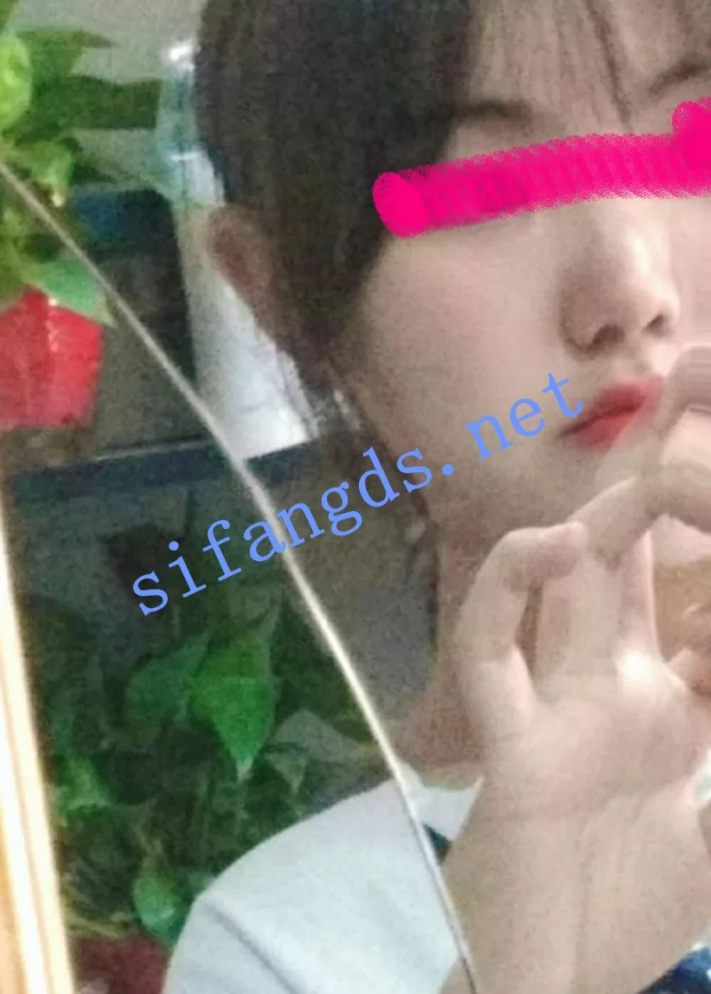 女大学生 单纯大一微胖小坦克，闷骚耐操小母狗属性【6P+2V+2.14G】