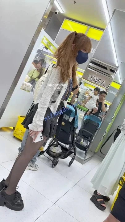 合集 [偷拍][KFC]街拍 路人美女 抄底合集【19V+20G】