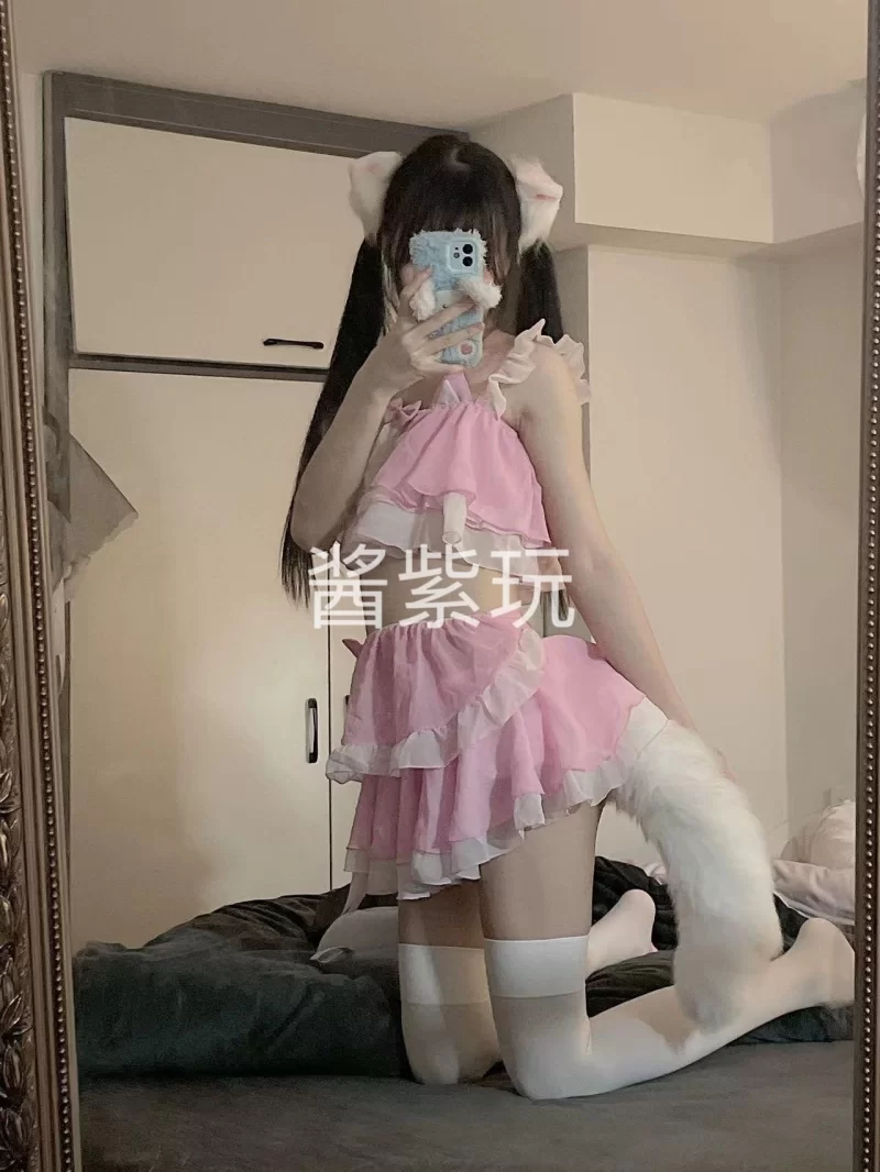 福利姬 酱紫玩@jiangziwan001 – [288门槛] [完整版] 36分钟 [13P31V-787MB] 【13p/31V+787M】