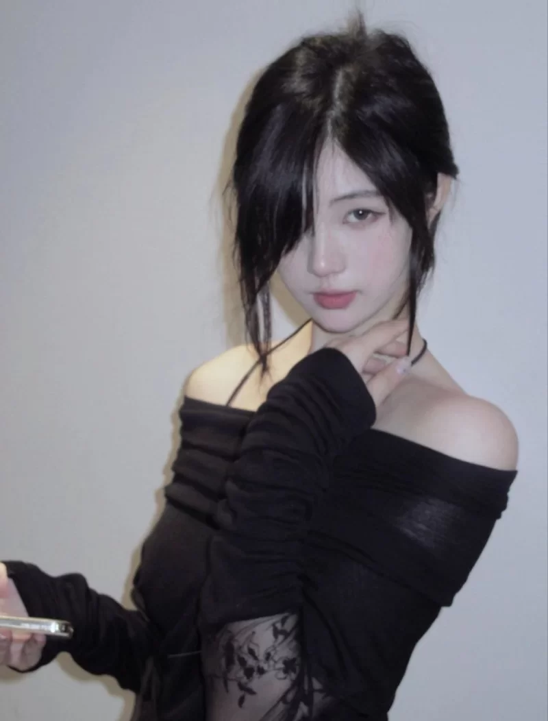 自拍 河南郑州极品女大，睡觉都在流水【36p+25v+188M】