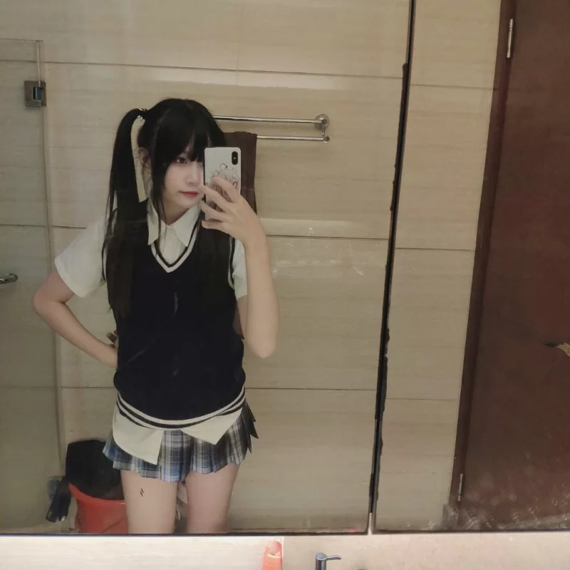 高颜值美女 [定制泄漏]露脸清纯少女 宿野suye 写真作品合集【15v808p+8g】