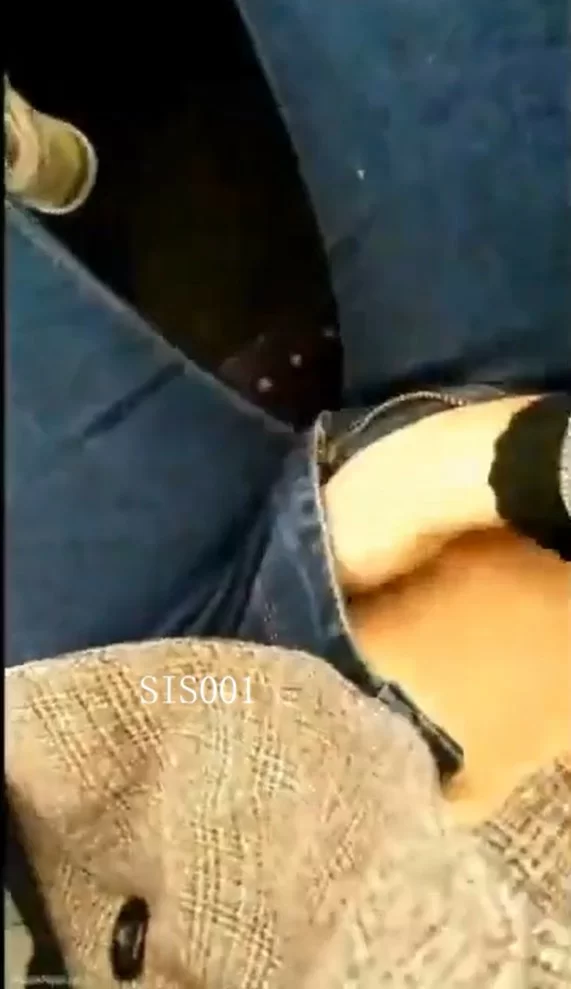 自拍 [户外]在火车,大巴,高铁等各种地方悄悄自我安慰的女士 【NV+2.7G】