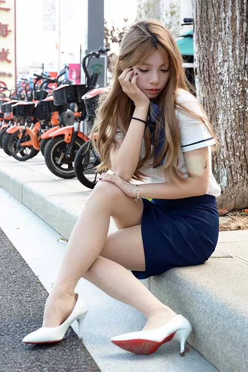 美腿/足控 初夏女神-番茄~空乘制服OL肉丝高跟美腿【100p1v+1.7G】