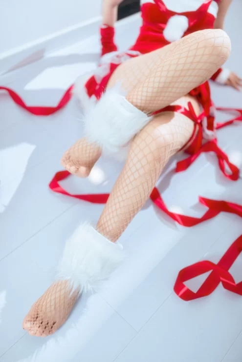 国产coser 洛桑w伊梓 - 网袜丝带兔兔 46P+4V-423M【46P+4V+423M】