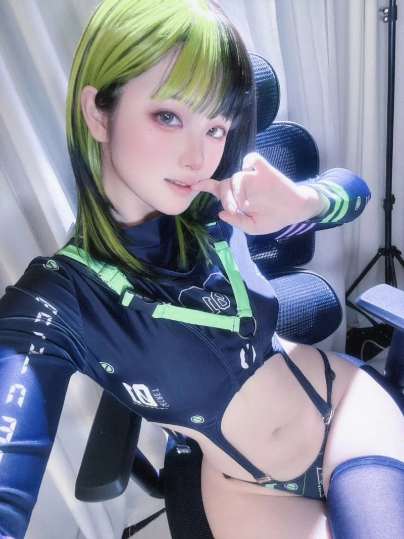 国产coser 屿鱼 黑绿 [24P 387M]【24P+387M】