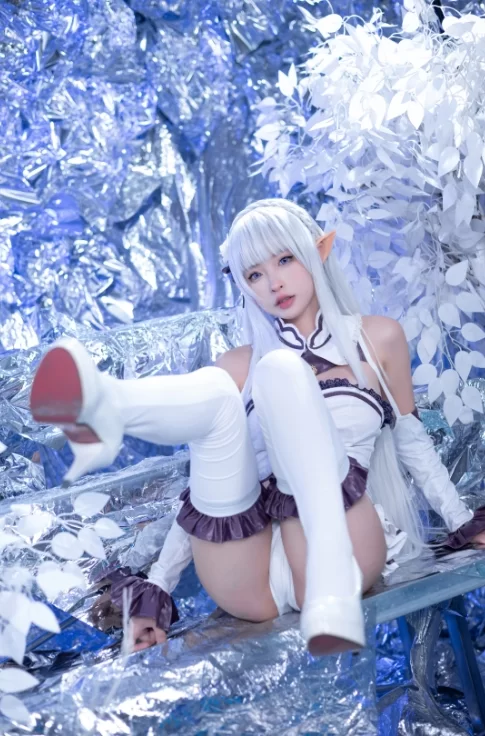 国产coser 清水由乃 - 重生之我是艾米莉亚 41P+1V-1.36G【41P+1V+1.36G】
